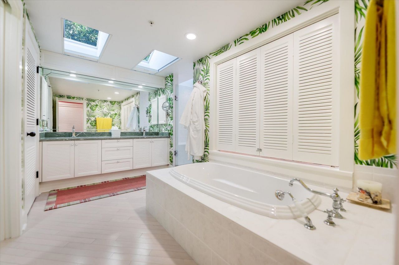 1647 Lands End Village, Unit 1647, Captiva, FL 33924 Photo