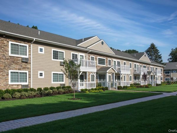 200B Jefferson Avenue , Unit 1C, Saint James, NY 11780