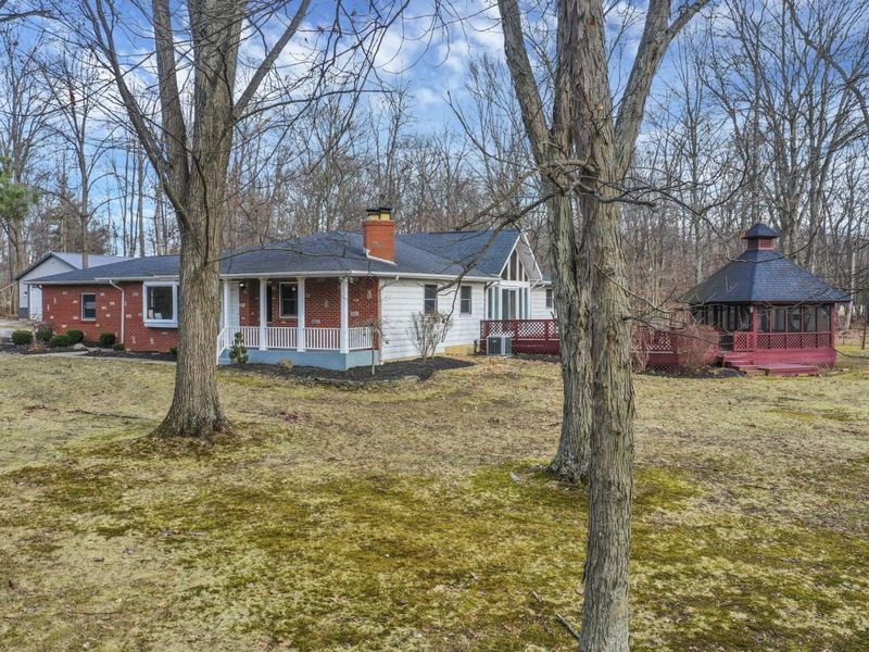 6781 Thoreau Lane NE, Baltimore, OH 43105 Photo 5