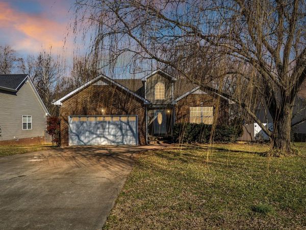 1883 Sage Meadow Ln, Clarksville, TN 37040