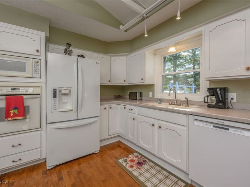 570 E Turkeyfoot Lake Road, Akron, OH 44319 Photo 18