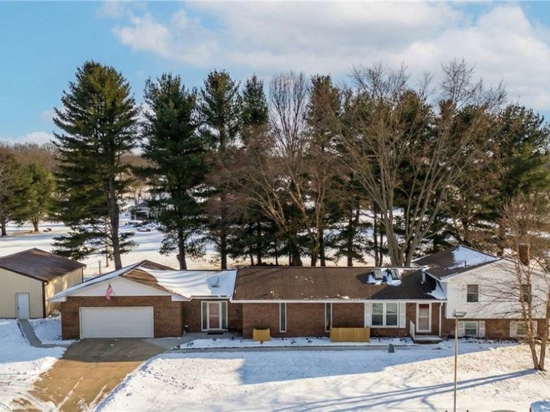 570 E Turkeyfoot Lake Road, Akron, OH 44319 Photo 2