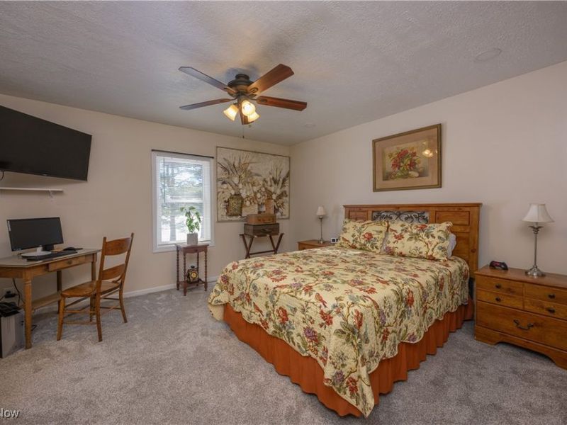 570 E Turkeyfoot Lake Road, Akron, OH 44319 Photo 22