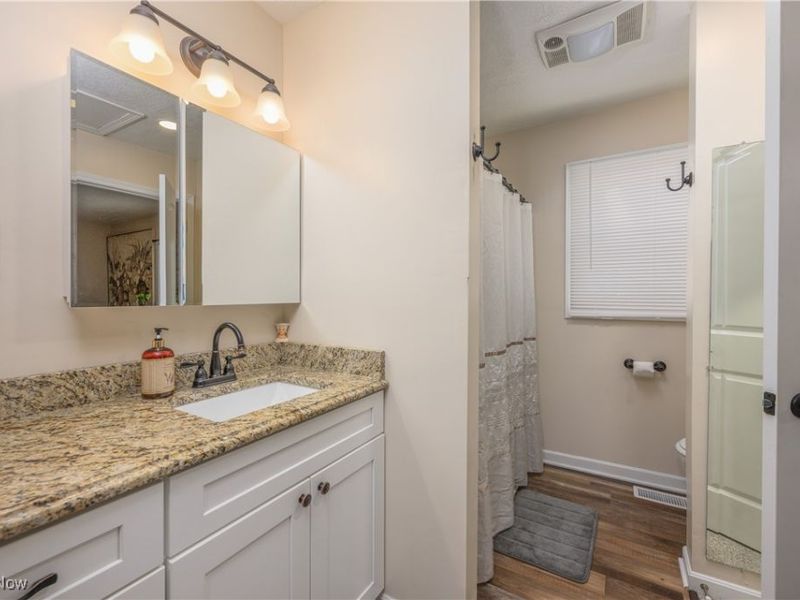 570 E Turkeyfoot Lake Road, Akron, OH 44319 Photo 24