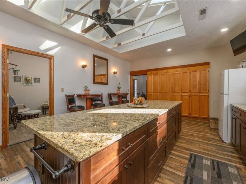 570 E Turkeyfoot Lake Road, Akron, OH 44319 Photo 33