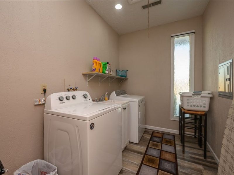 570 E Turkeyfoot Lake Road, Akron, OH 44319 Photo 36