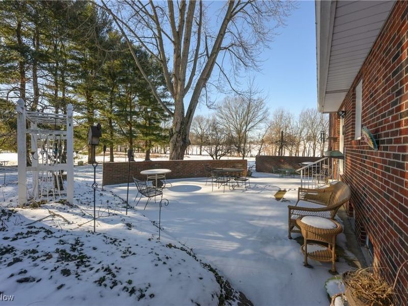 570 E Turkeyfoot Lake Road, Akron, OH 44319 Photo 4