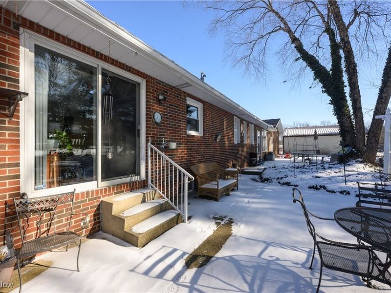 570 E Turkeyfoot Lake Road, Akron, OH 44319 Photo 5