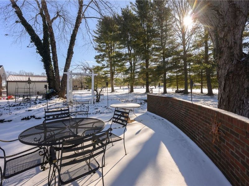 570 E Turkeyfoot Lake Road, Akron, OH 44319 Photo 6