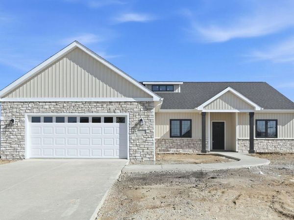 11928 Tapered Bank Run, Fort Wayne, IN 46818