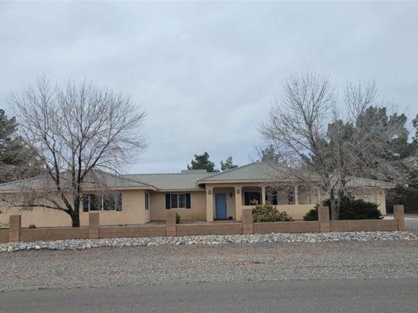 3050 S Rainbow Avenue, Pahrump, NV 89048