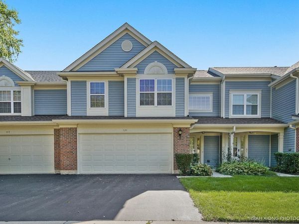 121 Crescent Lane, Unit 121, Schaumburg, IL 60193