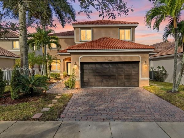 1844 Aspen Ln, Weston, FL 33327