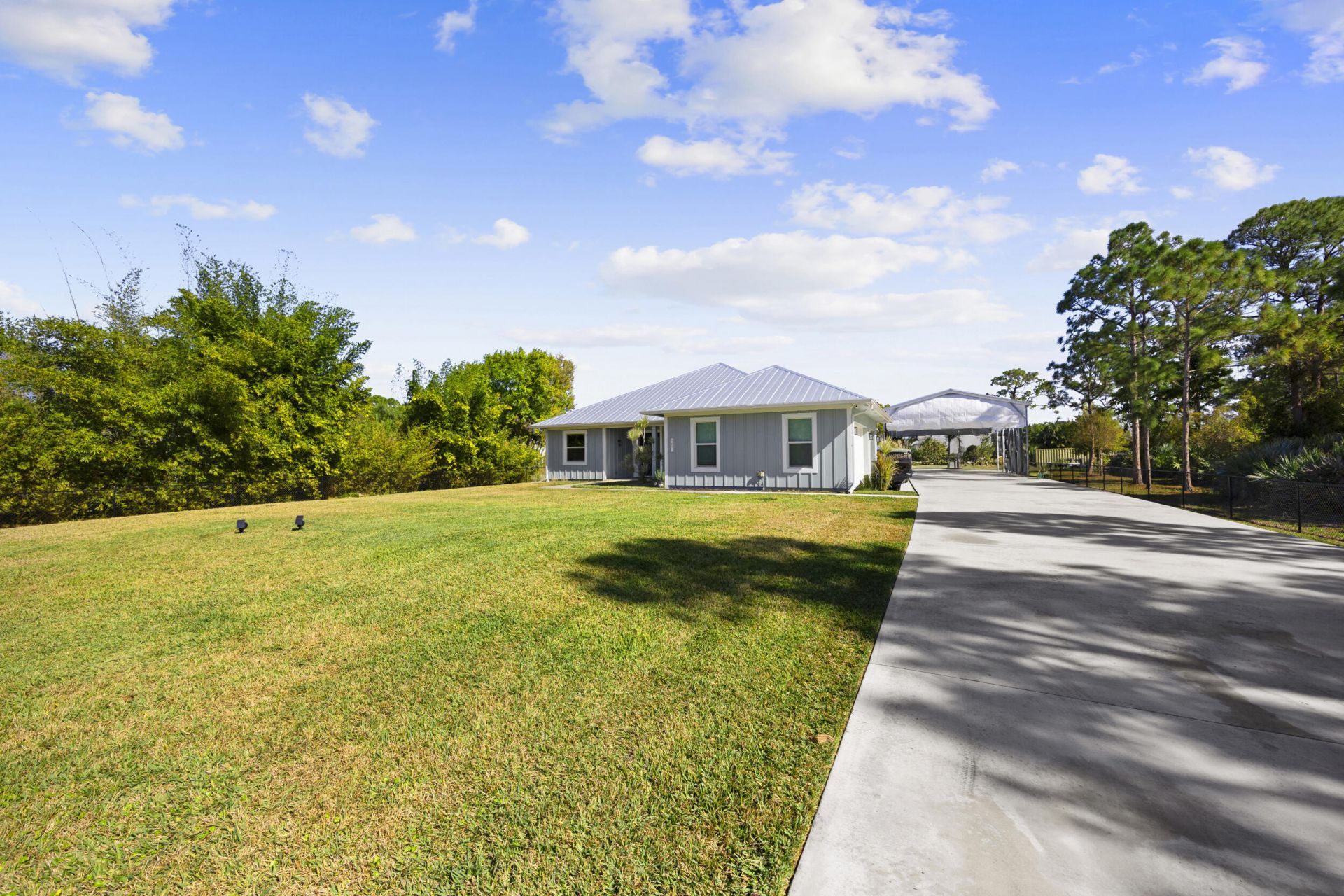 5458 Silver Oak Drive, Fort Pierce, FL 34982 Photo