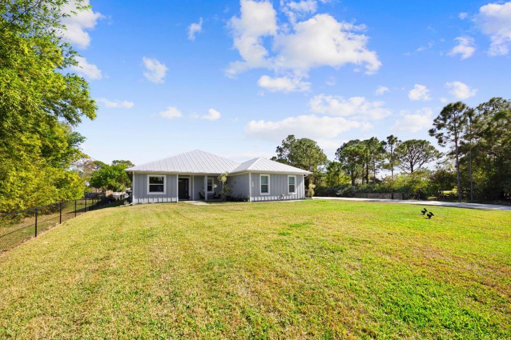 5458 Silver Oak Drive, Fort Pierce, FL 34982 Photo