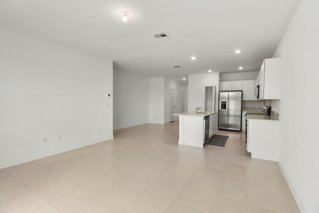 640 SE Lake Falls Street, Port Saint Lucie, FL 34984 Photo