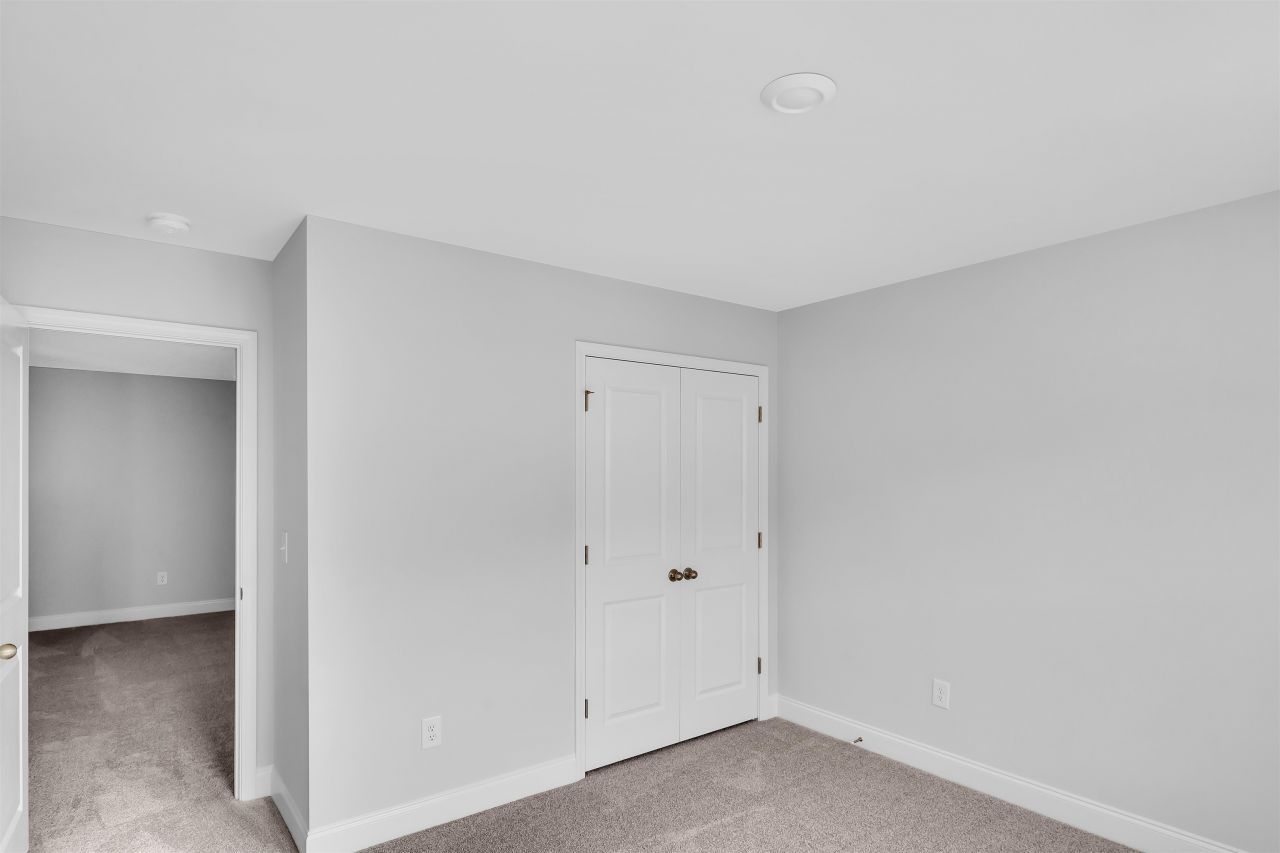 415 Waterend Dr. Photo 19