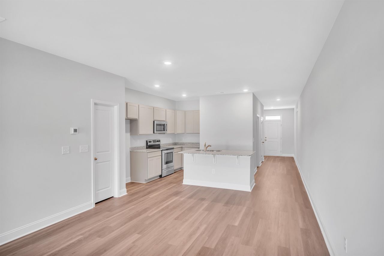 415 Waterend Dr. Photo 7