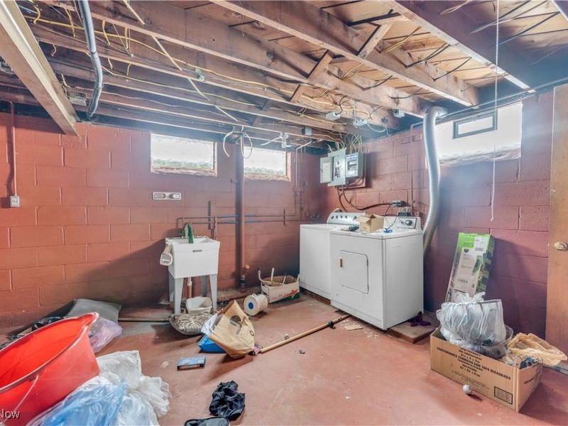 11909 Avon Avenue, Cleveland, OH 44105 Photo 13