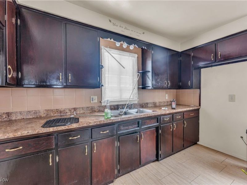 11909 Avon Avenue, Cleveland, OH 44105 Photo 4