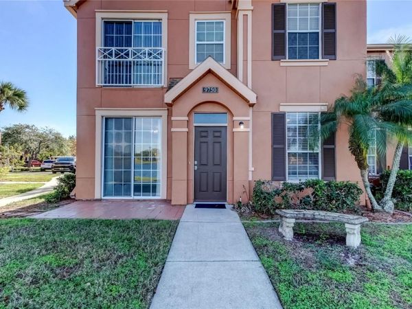 9750 LAKE CHASE ISLAND WAY, Unit 9750, TAMPA, FL 33626