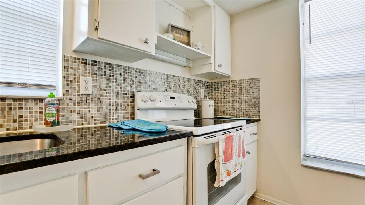 7811 43rd Avenue Drive W, Unit 19-A, Bradenton, FL 34209 Photo