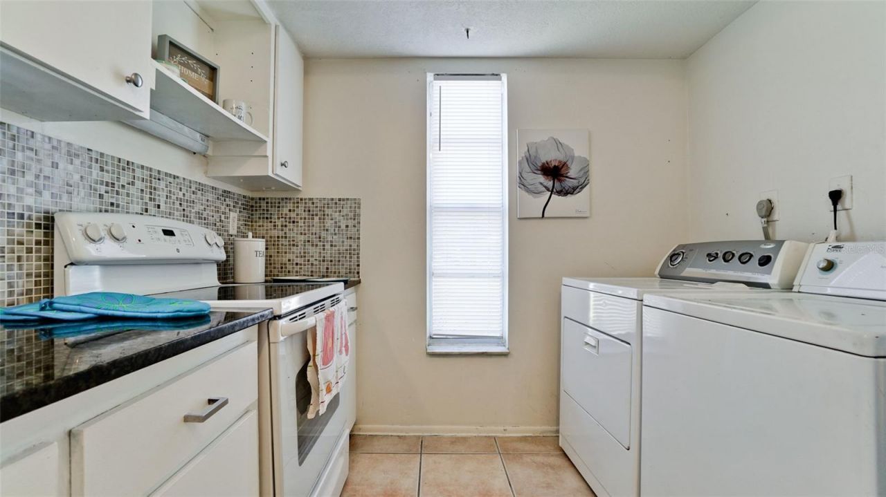 7811 43rd Avenue Drive W, Unit 19-A, Bradenton, FL 34209 Photo