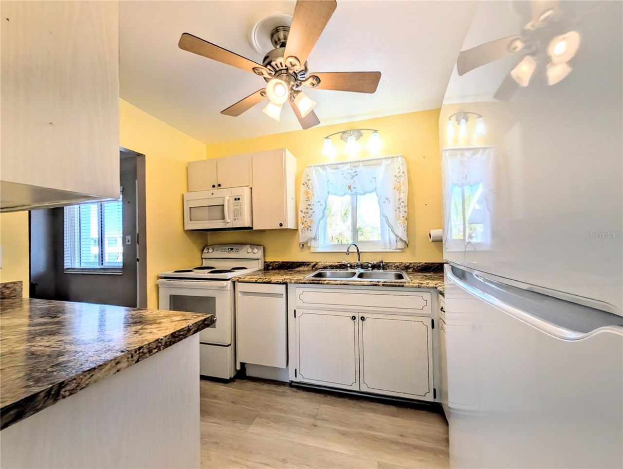 1830 Sunny Drive, Unit D31, Bradenton, FL 34207 Photo