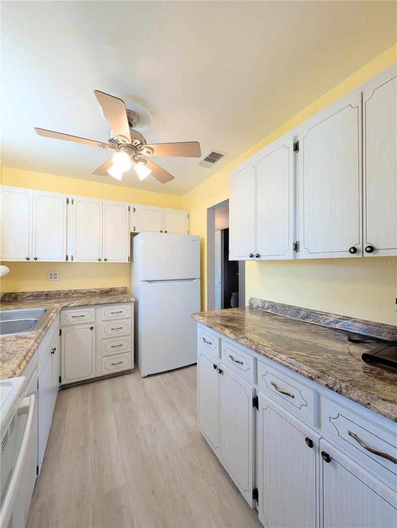 1830 Sunny Drive, Unit D31, Bradenton, FL 34207 Photo