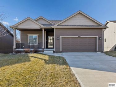 8006 S 190th Street, Omaha, NE 68136