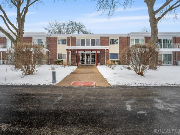 127 N Wolf Road, Unit 60A, Wheeling, IL 60090