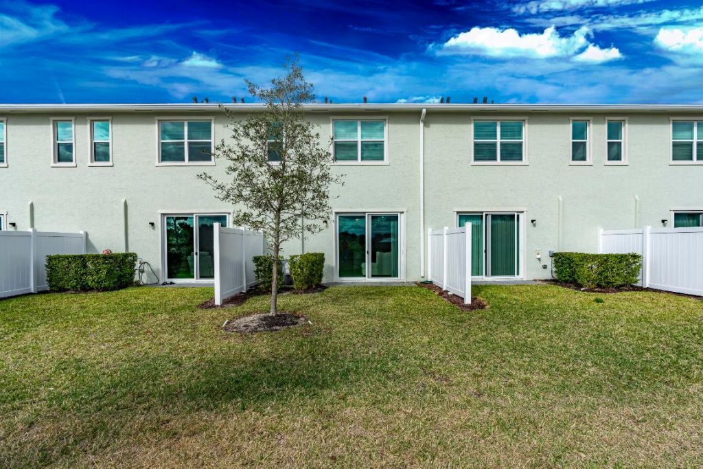 620 SE Lake Falls Street, Port Saint Lucie, FL 34984 Photo
