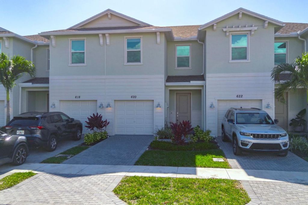 620 SE Lake Falls Street, Port Saint Lucie, FL 34984 Photo