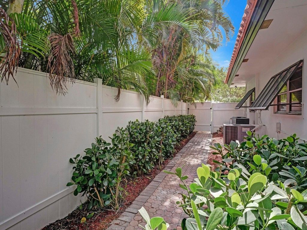 3261 Aqua Vista Drive, Pompano Beach, FL 33062 Photo