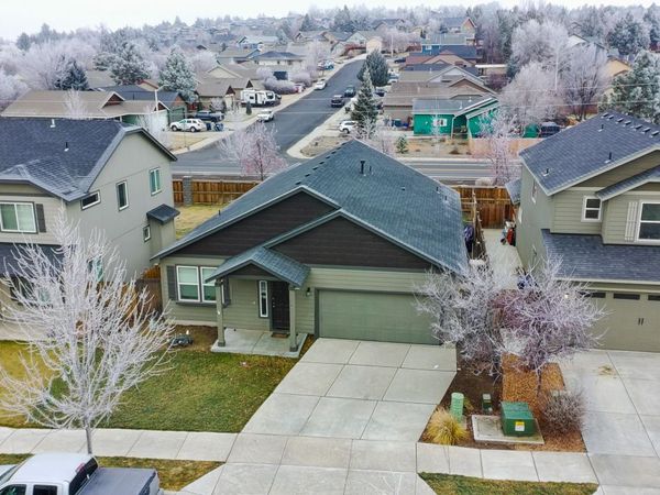 3630 SW Pumice Stone Avenue, Redmond, OR 97756