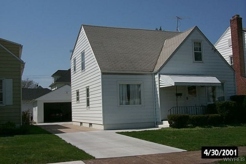 554 31st Street, Niagara Falls, NY 14301 Main Photo