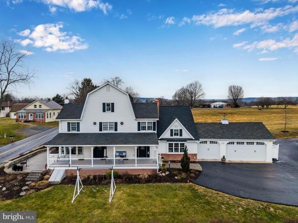 214 N MILL ROAD, HARRISBURG, PA 17112