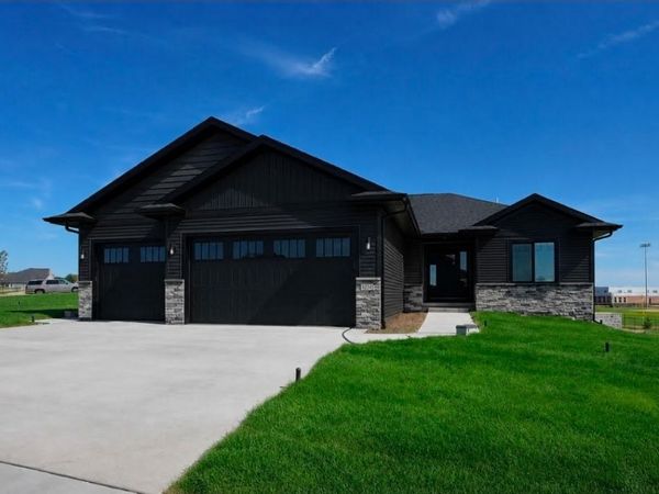 804 Windam Drive, Solon, IA 52333