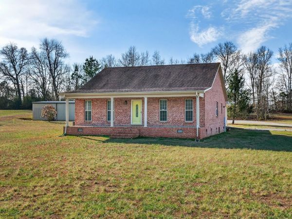 44 Old Camargo Rd, Fayetteville, TN 37334