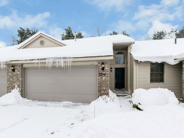 2314 S Highland View Circle SE, Grand Rapids, MI 49506