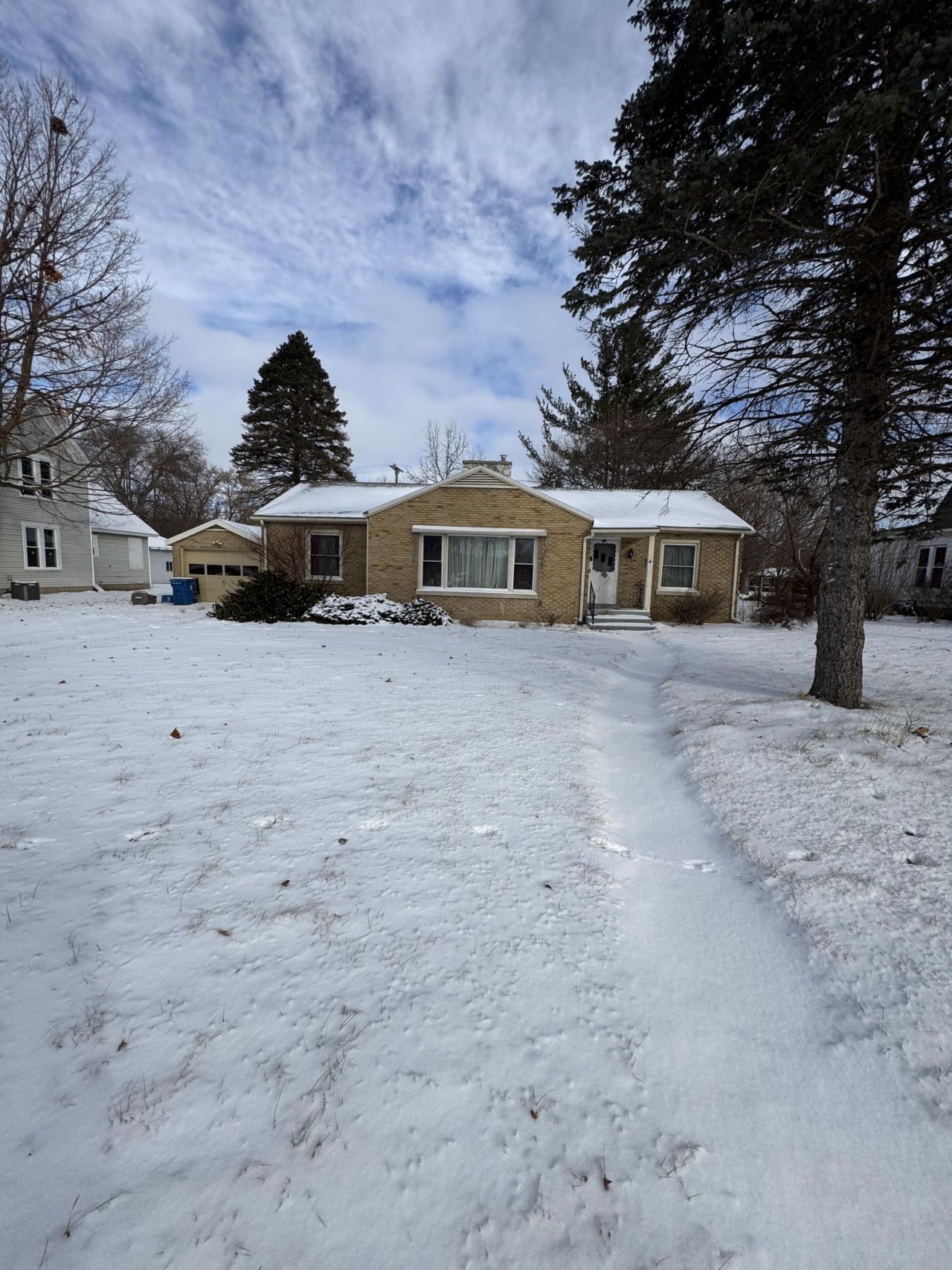 620 W Huron Avenue, Vassar, MI 48768 Main Photo