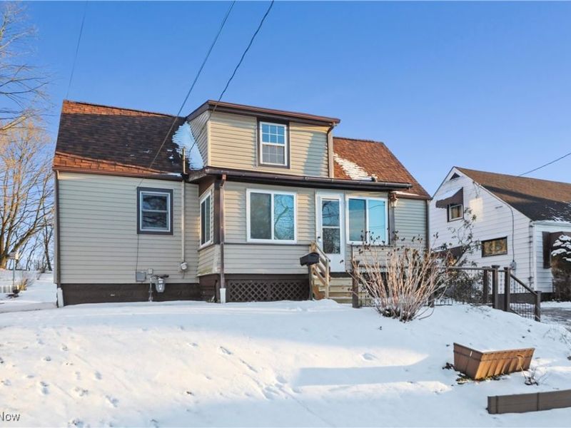 639 N Way Street, Barberton, OH 44203 Photo 2