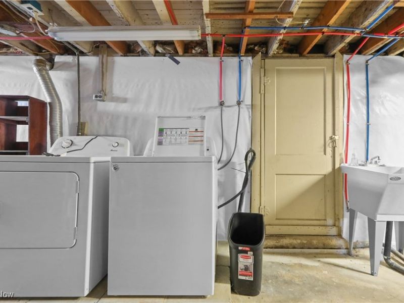 639 N Way Street, Barberton, OH 44203 Photo 24