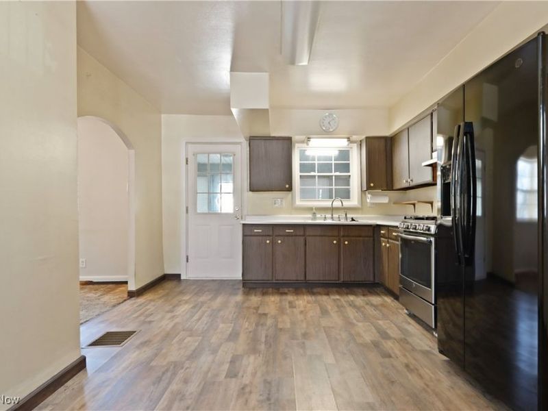 639 N Way Street, Barberton, OH 44203 Photo 5