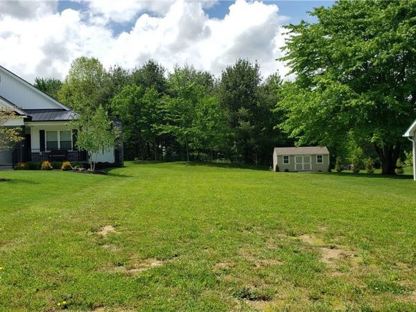 10937 Fox Den Circle, Garrettsville, OH 44231