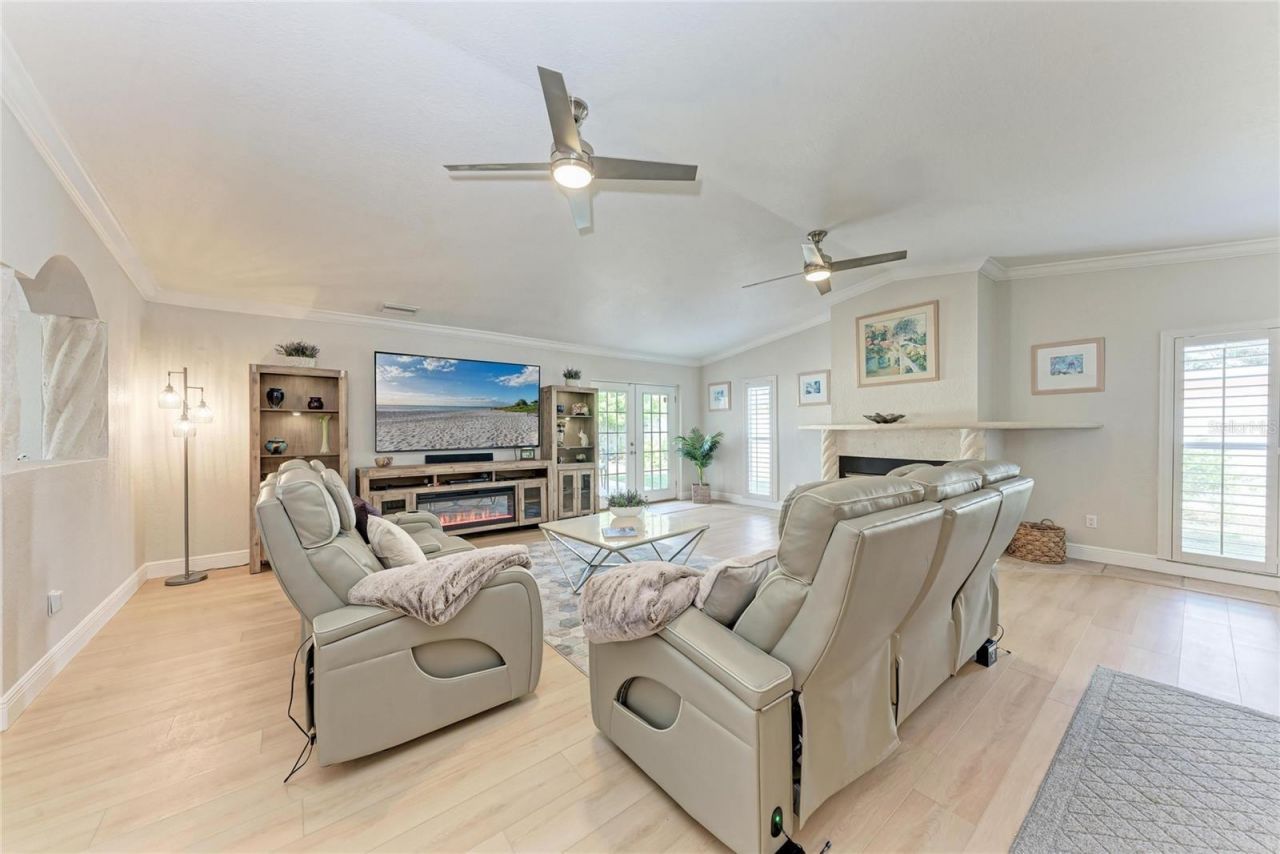 411 Harbor View Lane, Largo, FL 33770 Photo