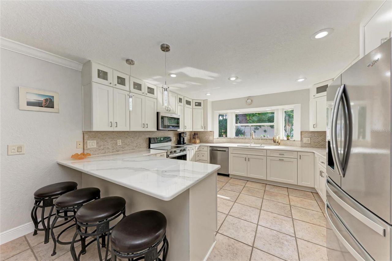 411 Harbor View Lane, Largo, FL 33770 Photo