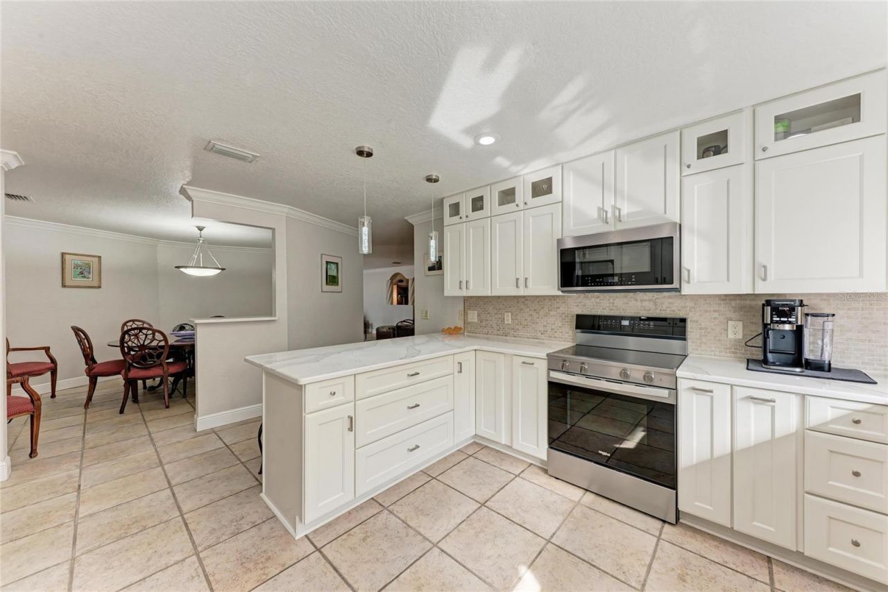 411 Harbor View Lane, Largo, FL 33770 Photo