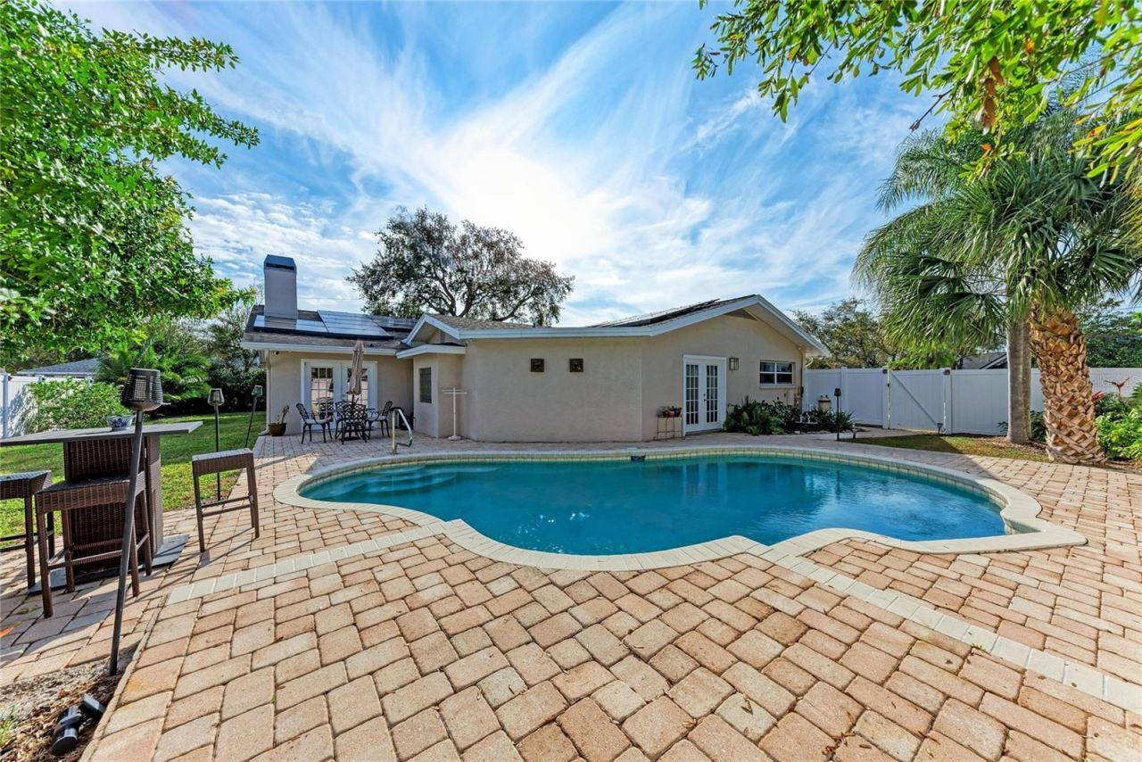 411 Harbor View Lane, Largo, FL 33770 Photo