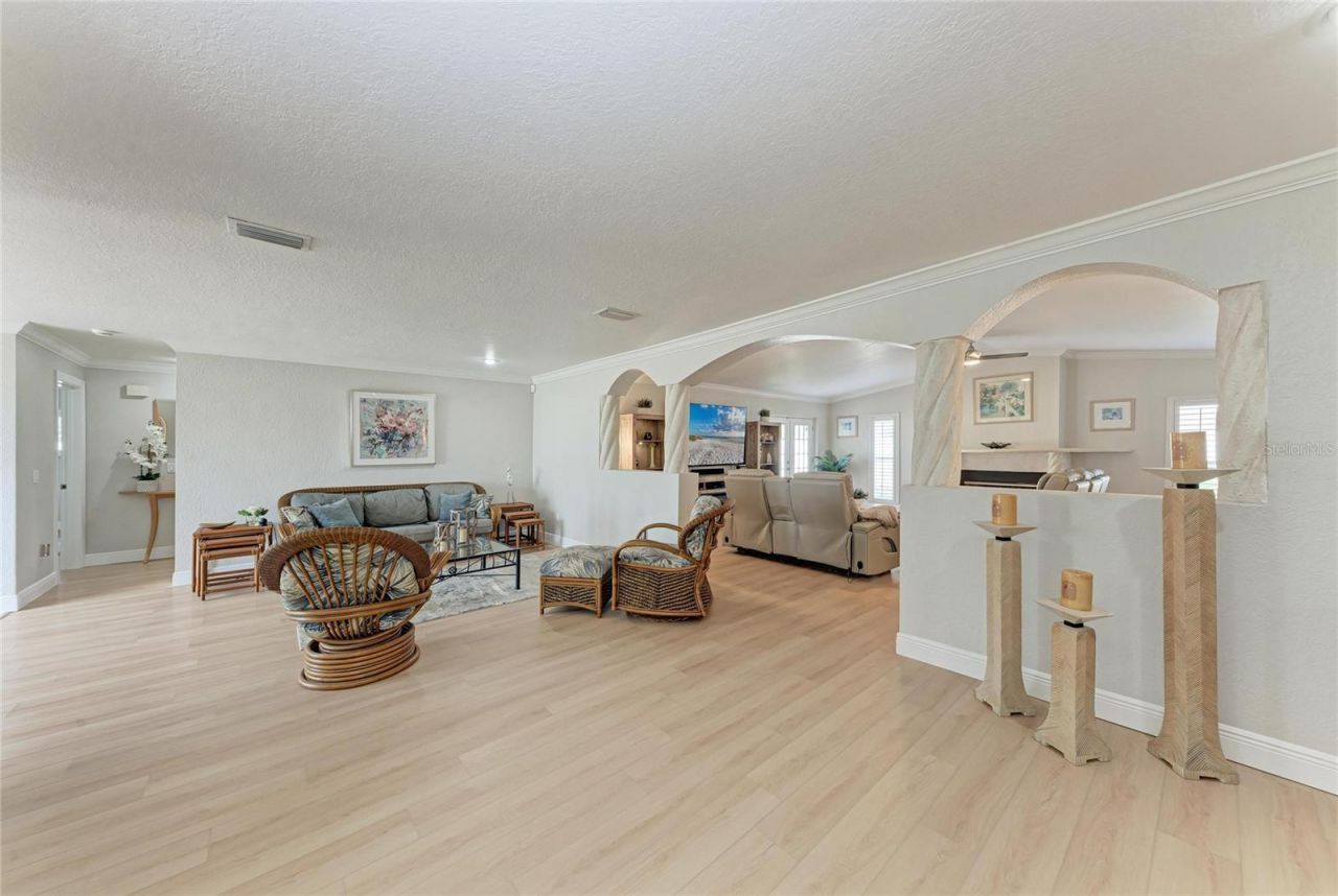 411 Harbor View Lane, Largo, FL 33770 Photo